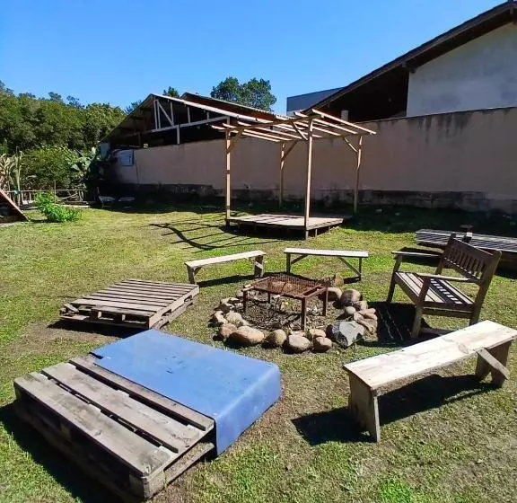 پانسیون Lá Casita Casa Familiar Hospedagem E Camping Urbano