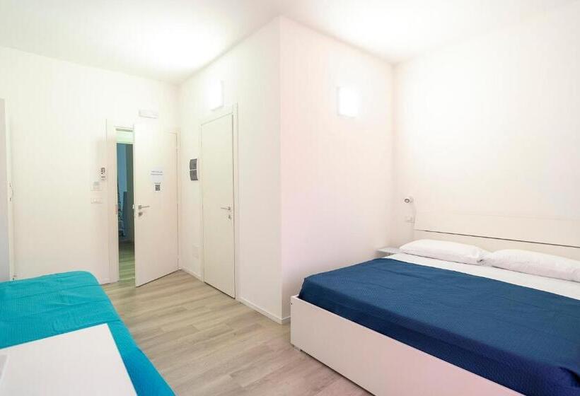 پانسیون Prestige House 7