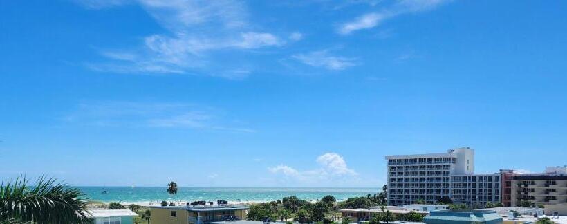 Sunset Sands From Oasis Getaways