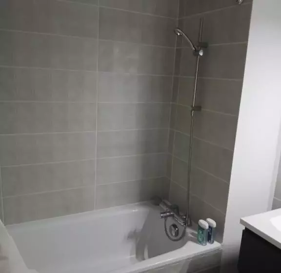 ベッドアンドブレックファースト Chambre Meublee