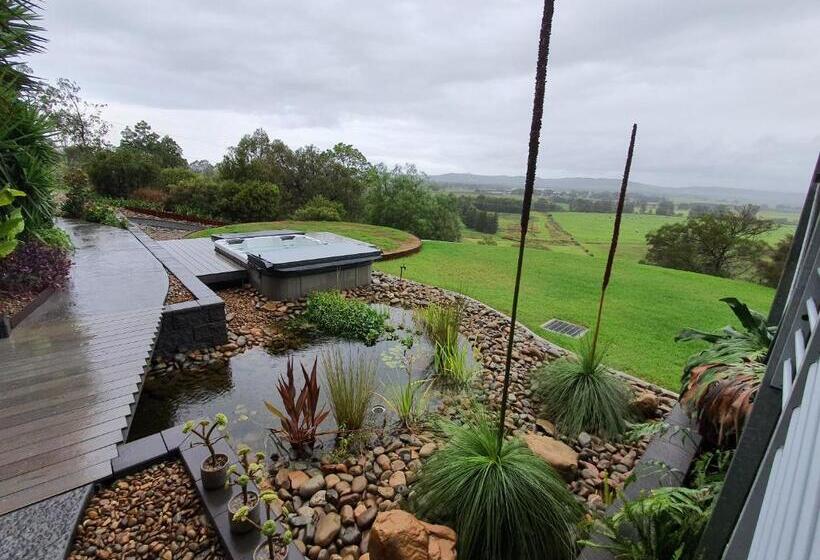 Bed and Breakfast Nireasta View