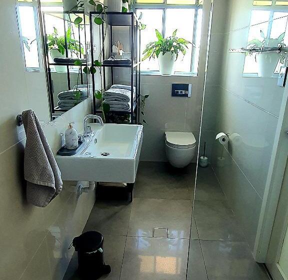 Bed and Breakfast Nireasta View