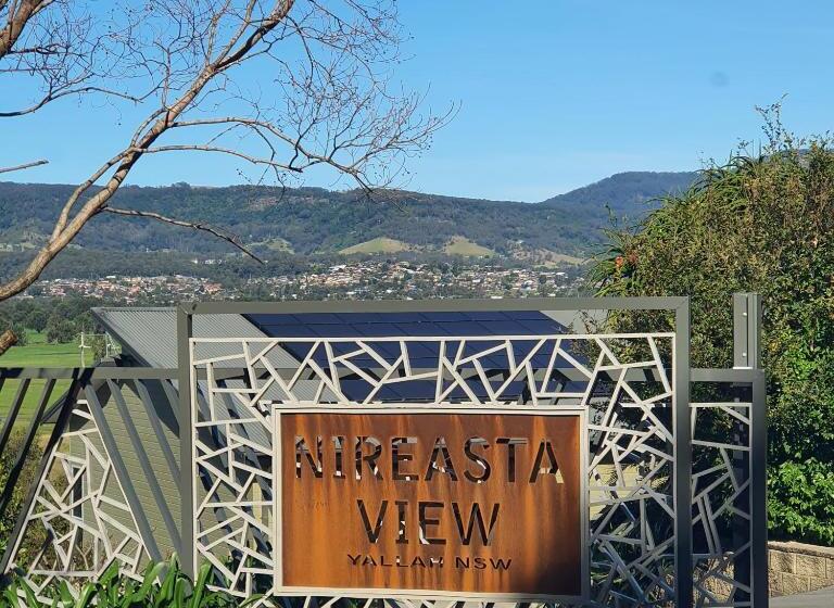 Bed and Breakfast Nireasta View