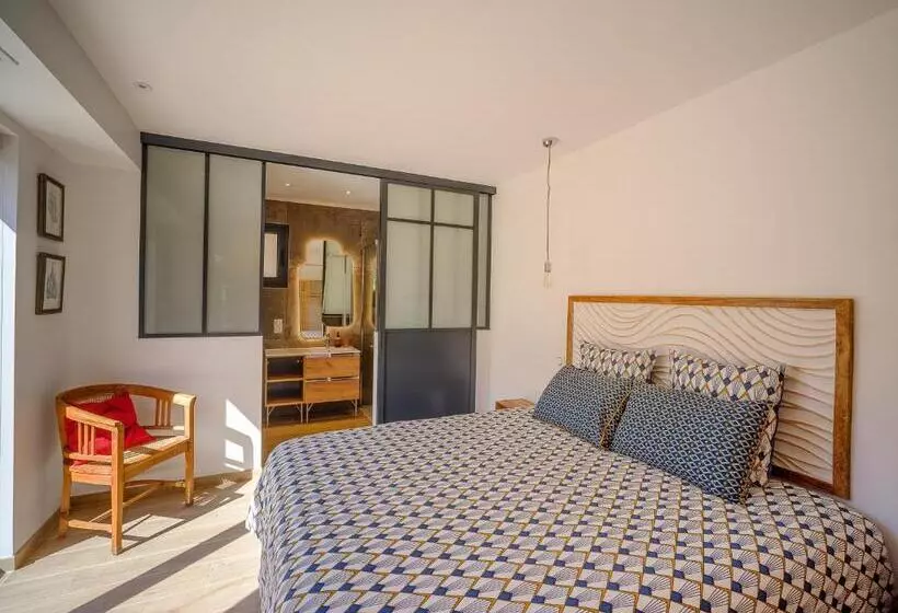 Aamiaismajoitus (B&B) Villa Poulpo