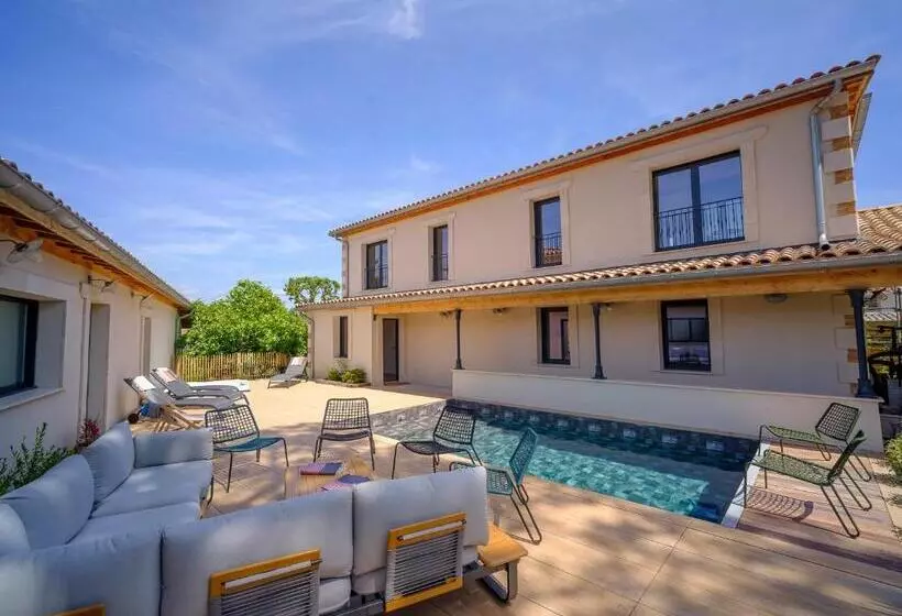 Aamiaismajoitus (B&B) Villa Poulpo