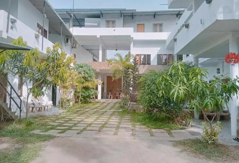 Hotelli Wild Eagle Safari Resort