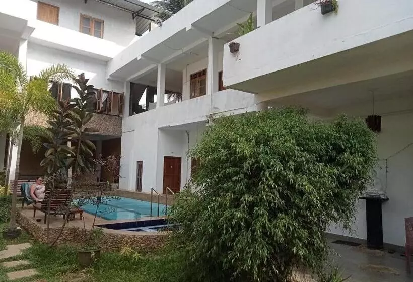 Hotelli Wild Eagle Safari Resort