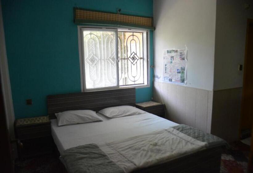 هتل Lahore Guest House, Dadar, Siran Valley