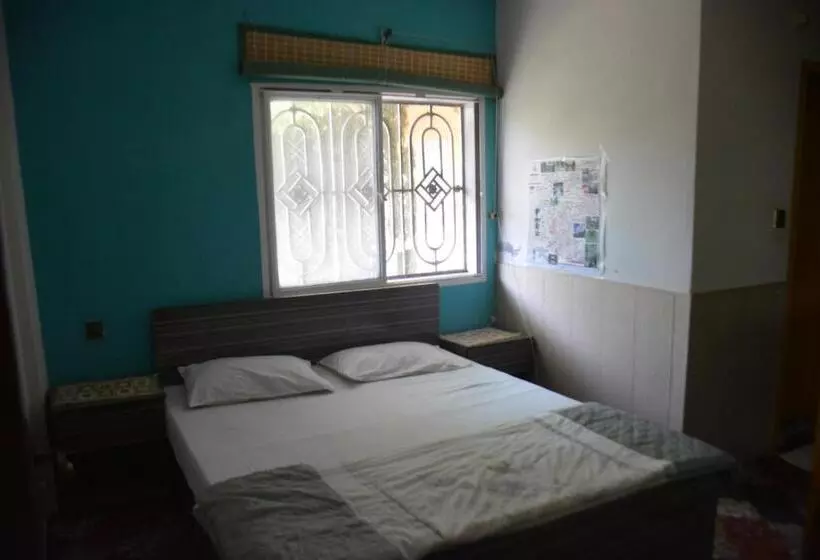 هتل Lahore Guest House, Dadar, Siran Valley