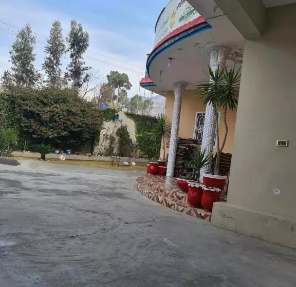 هتل Lahore Guest House, Dadar, Siran Valley