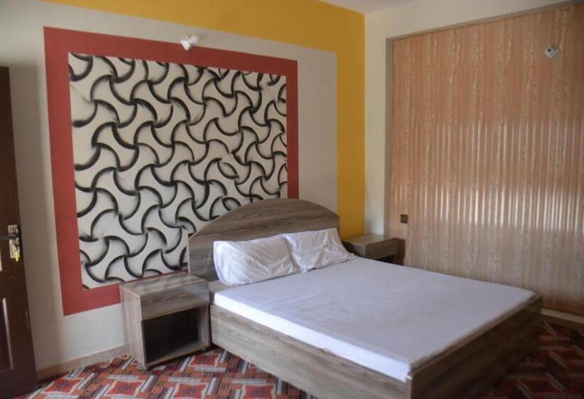 هتل Lahore Guest House, Dadar, Siran Valley