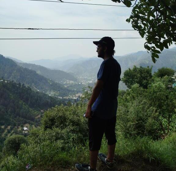 هتل Lahore Guest House, Dadar, Siran Valley