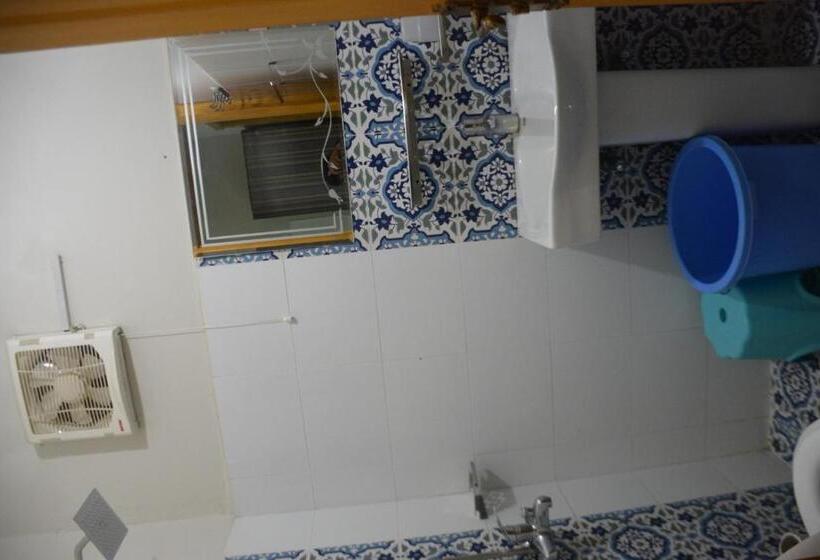 هتل Lahore Guest House, Dadar, Siran Valley