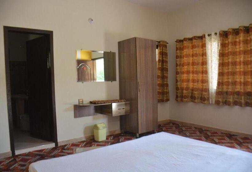 هتل Lahore Guest House, Dadar, Siran Valley