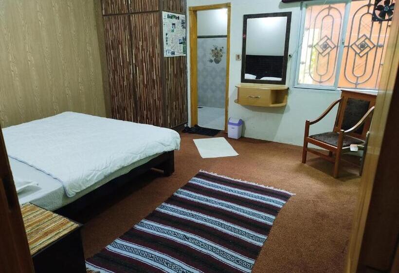هتل Lahore Guest House, Dadar, Siran Valley