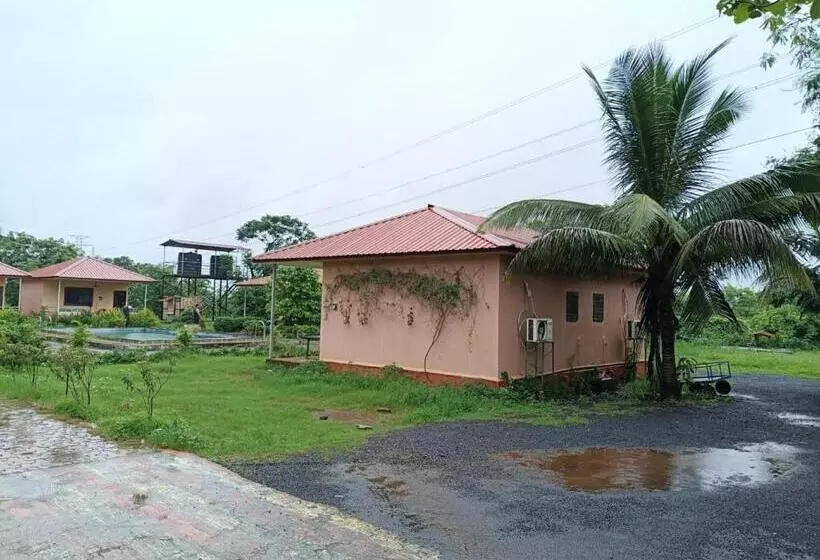 ホテル Vishranti Farms Badlapur