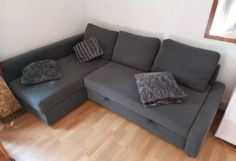 Majatalo Chambre Avec 1 Lits Et 1 Canapé Convertible, Salle De Bain Et Cuisine Communes