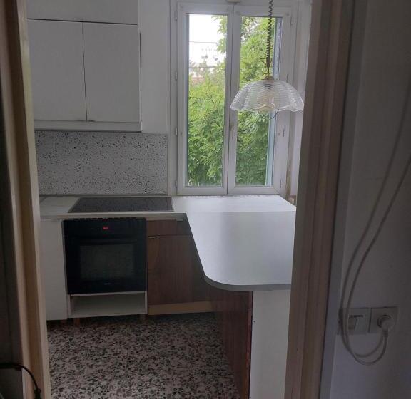 פנסיון Chambre Avec 1 Lits Et 1 Canapé Convertible, Salle De Bain Et Cuisine Communes