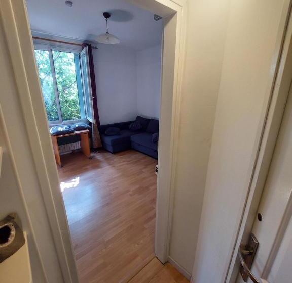 פנסיון Chambre Avec 1 Lits Et 1 Canapé Convertible, Salle De Bain Et Cuisine Communes