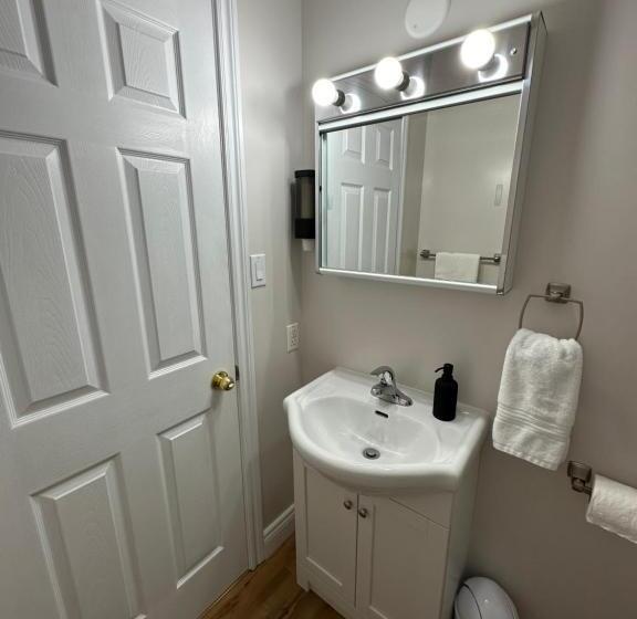 Panzió Haileybury Lakehouse