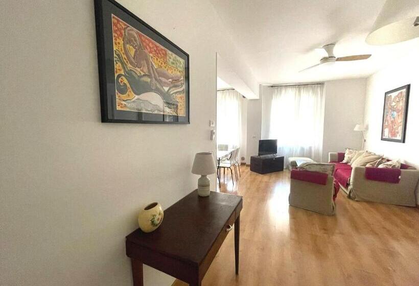 بنسيون La Loggia Rooms