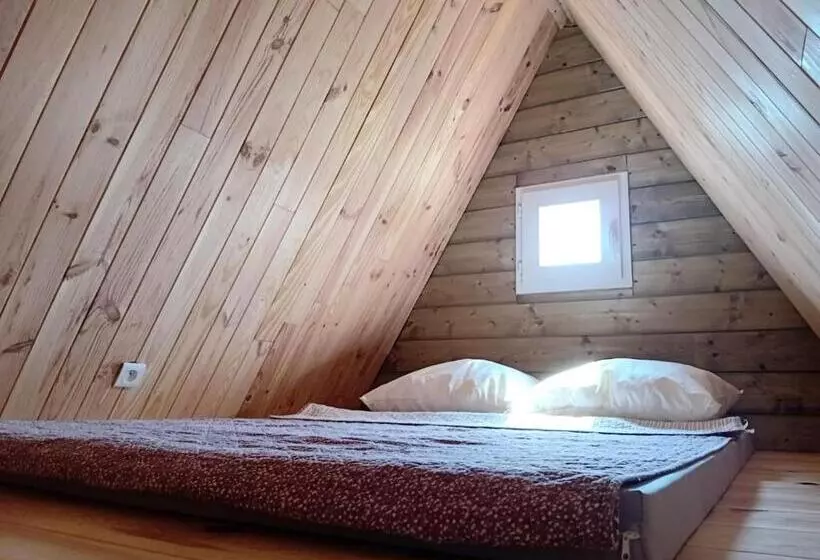 ペンション Le Chalet Dans Les Près