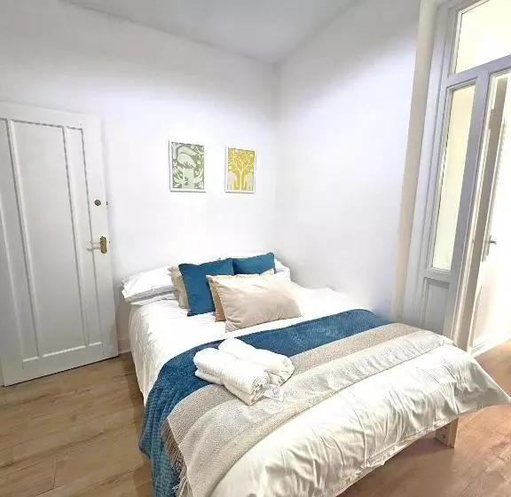پانسیون Luxurious Guesthouse Accommodation For Professionals And Students Near Cardiff City Centre