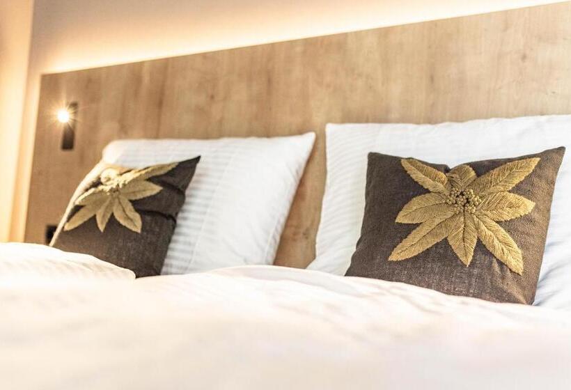 Пансион Villa Hubertus Luxuria Nova Suites   Adults Friendly