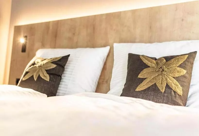 Majatalo Villa Hubertus Luxuria Nova Suites   Adults Friendly