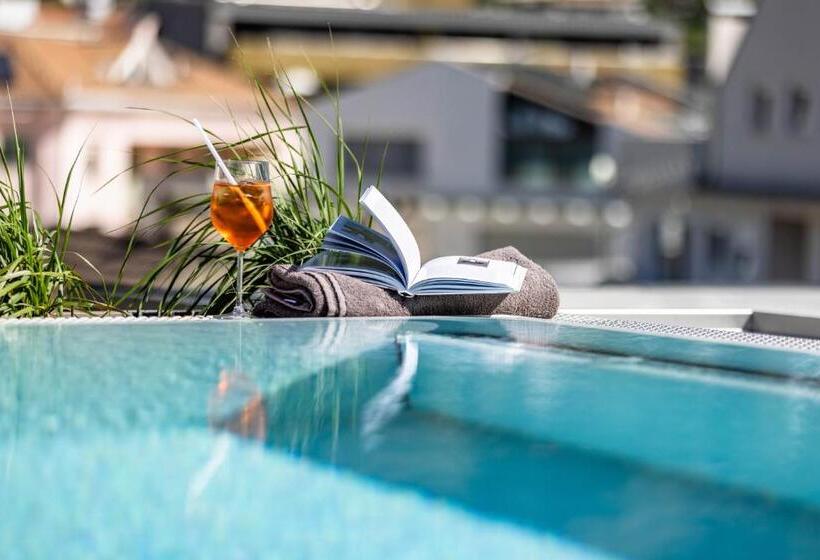 Пансион Villa Hubertus Luxuria Nova Suites   Adults Friendly