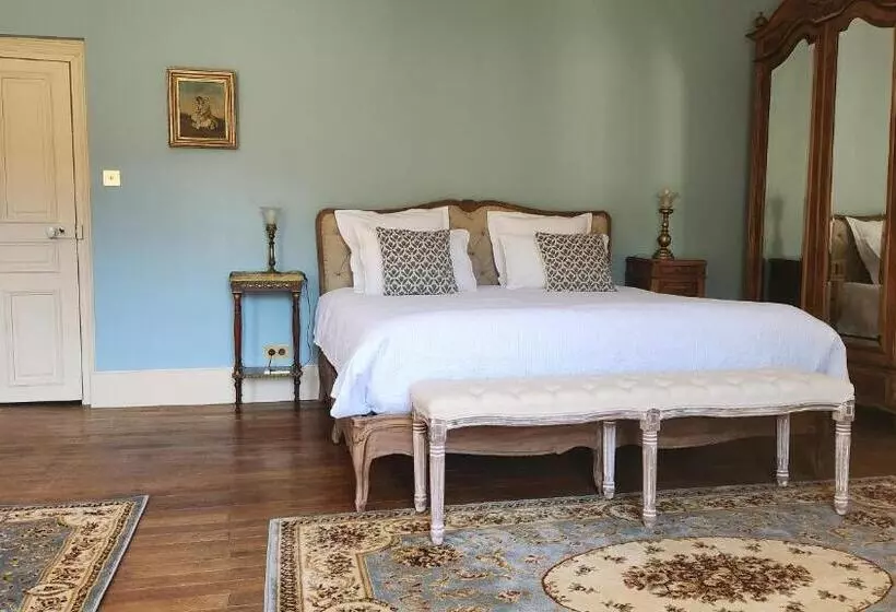 Aamiaismajoitus (B&B) Château De Longevergne