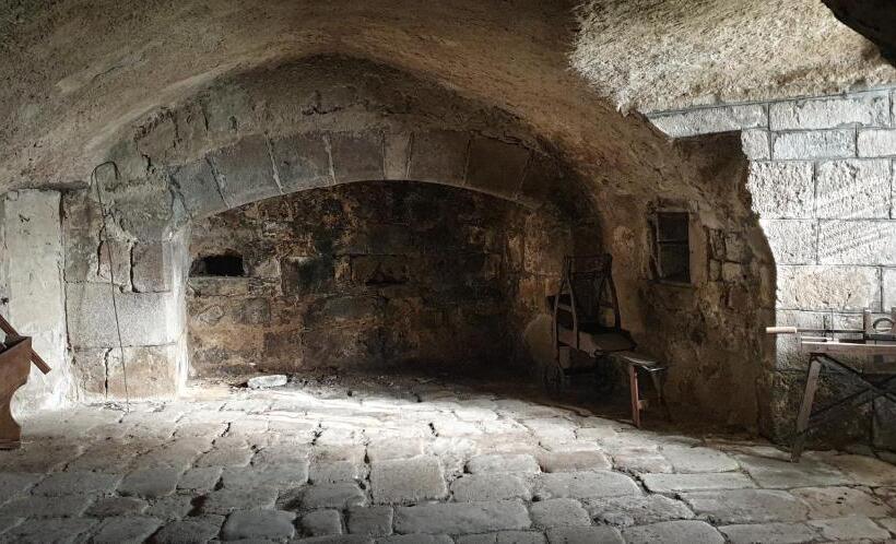 민박 Château De Longevergne