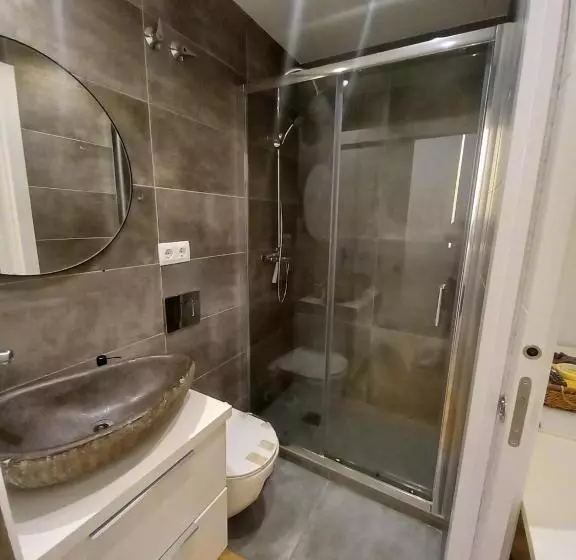 تختخواب و صبحانه Colon Rooms