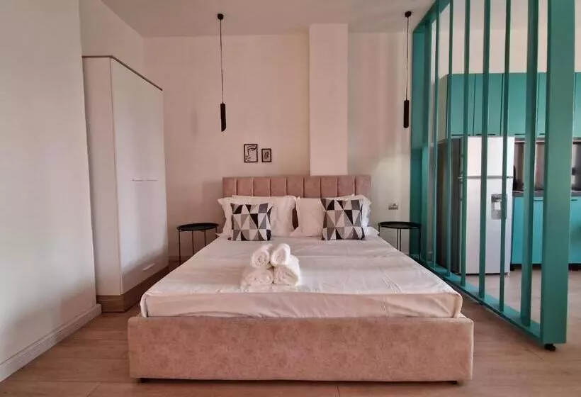 تختخواب و صبحانه Coral Beach Apartment