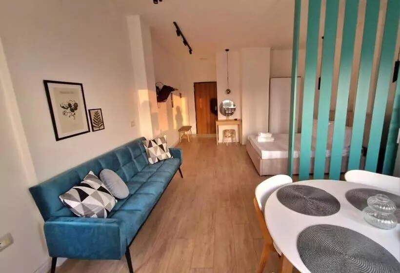 تختخواب و صبحانه Coral Beach Apartment