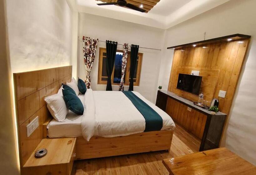 בית מלון כפרי Karans Inn