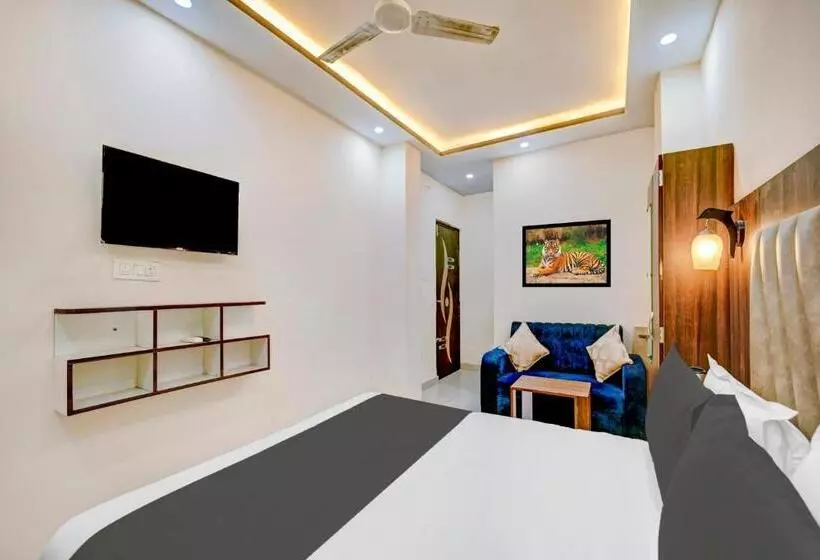 ホテル Super Townhouse Anisabad Near Mahavir Cancer Sansthan