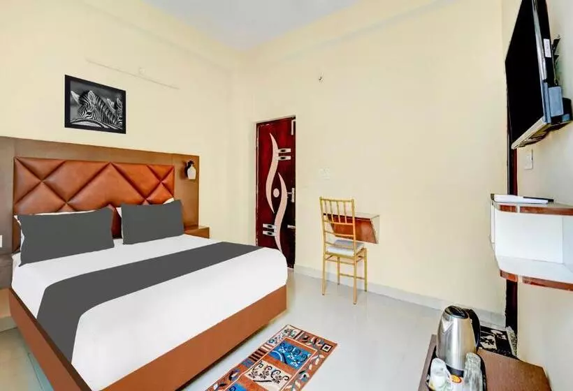 ホテル Super Townhouse Anisabad Near Mahavir Cancer Sansthan