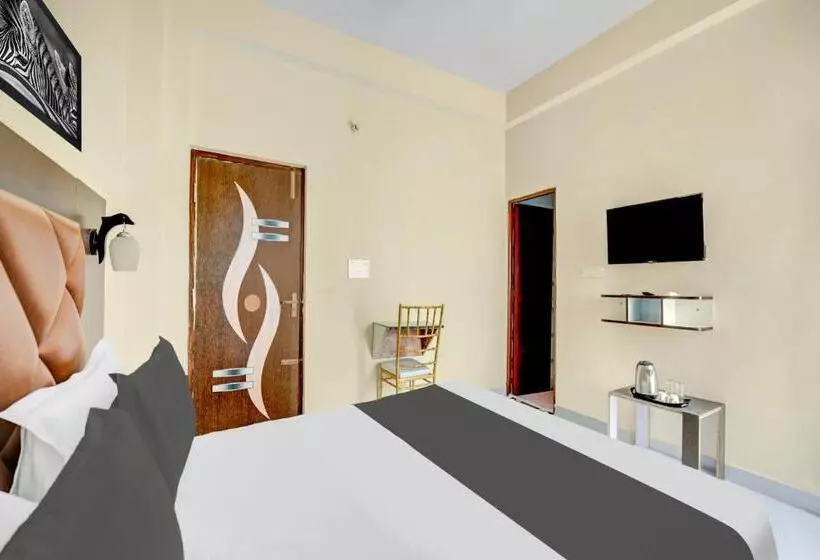 ホテル Super Townhouse Anisabad Near Mahavir Cancer Sansthan