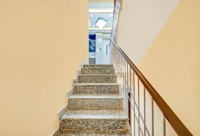 هتل Super Townhouse Anisabad Near Mahavir Cancer Sansthan