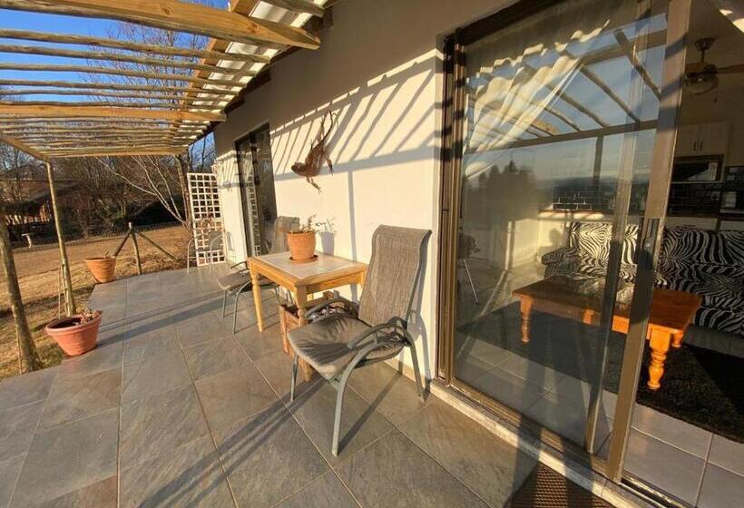 펜션 Sani Pass View Cottage