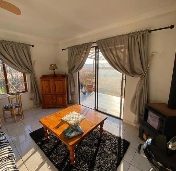 펜션 Sani Pass View Cottage