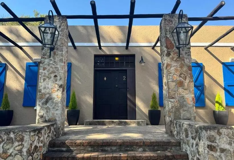 Majatalo The Blue Shutter Guest House