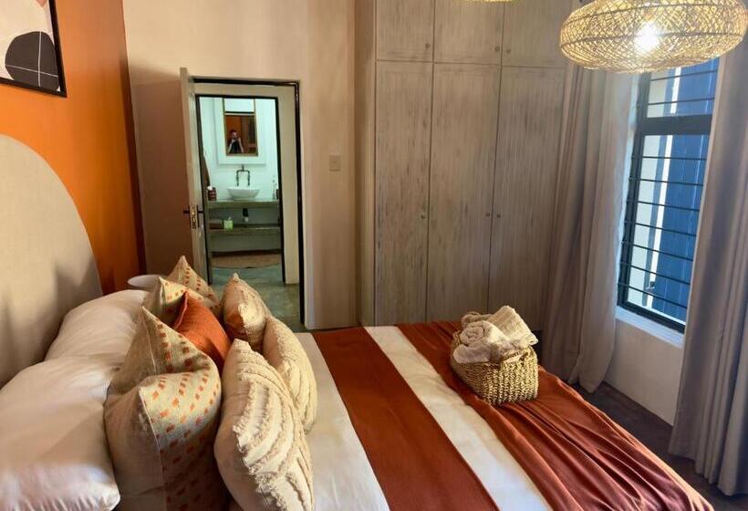 膳宿费 The Blue Shutter Guest House