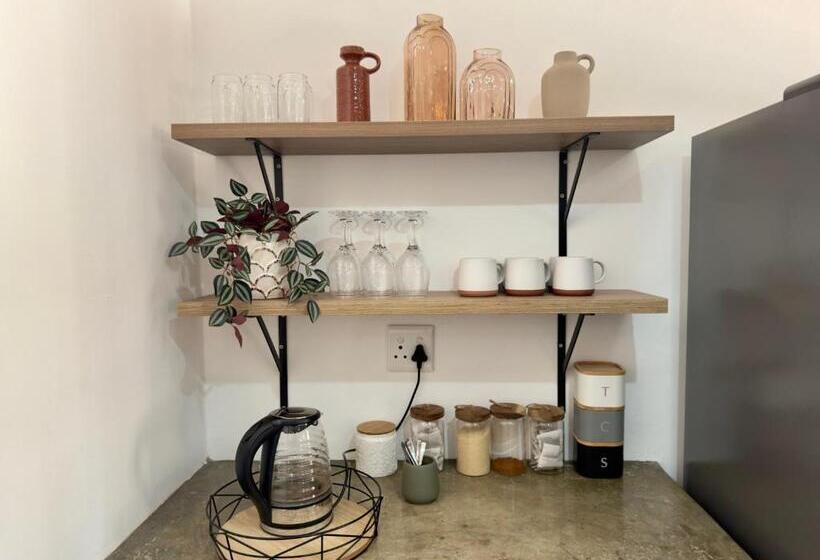 膳宿费 The Blue Shutter Guest House