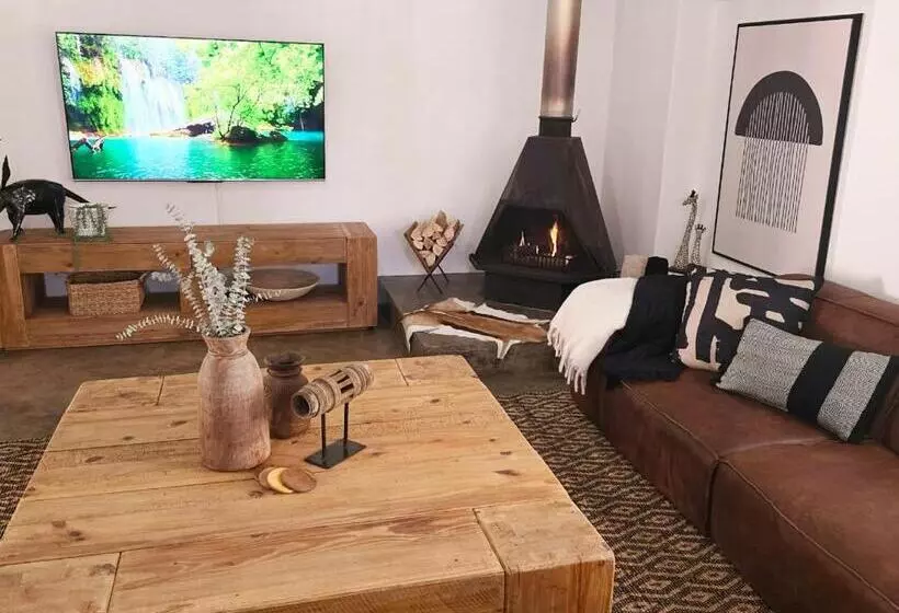 Majatalo The Blue Shutter Guest House