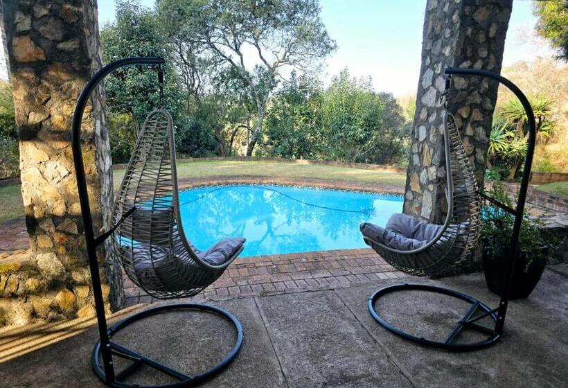 膳宿费 The Blue Shutter Guest House