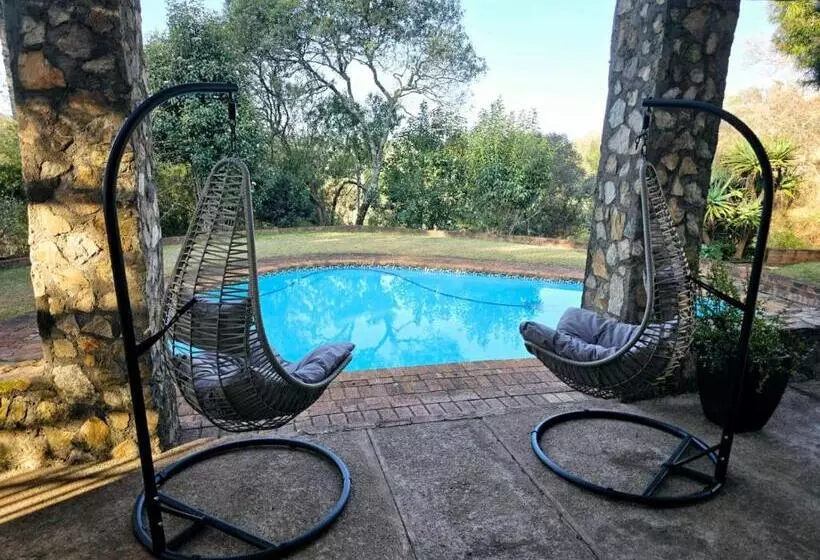 Majatalo The Blue Shutter Guest House