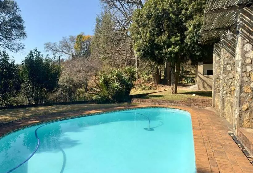 Majatalo The Blue Shutter Guest House