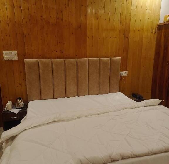 استراحتگاه Parvat Villas